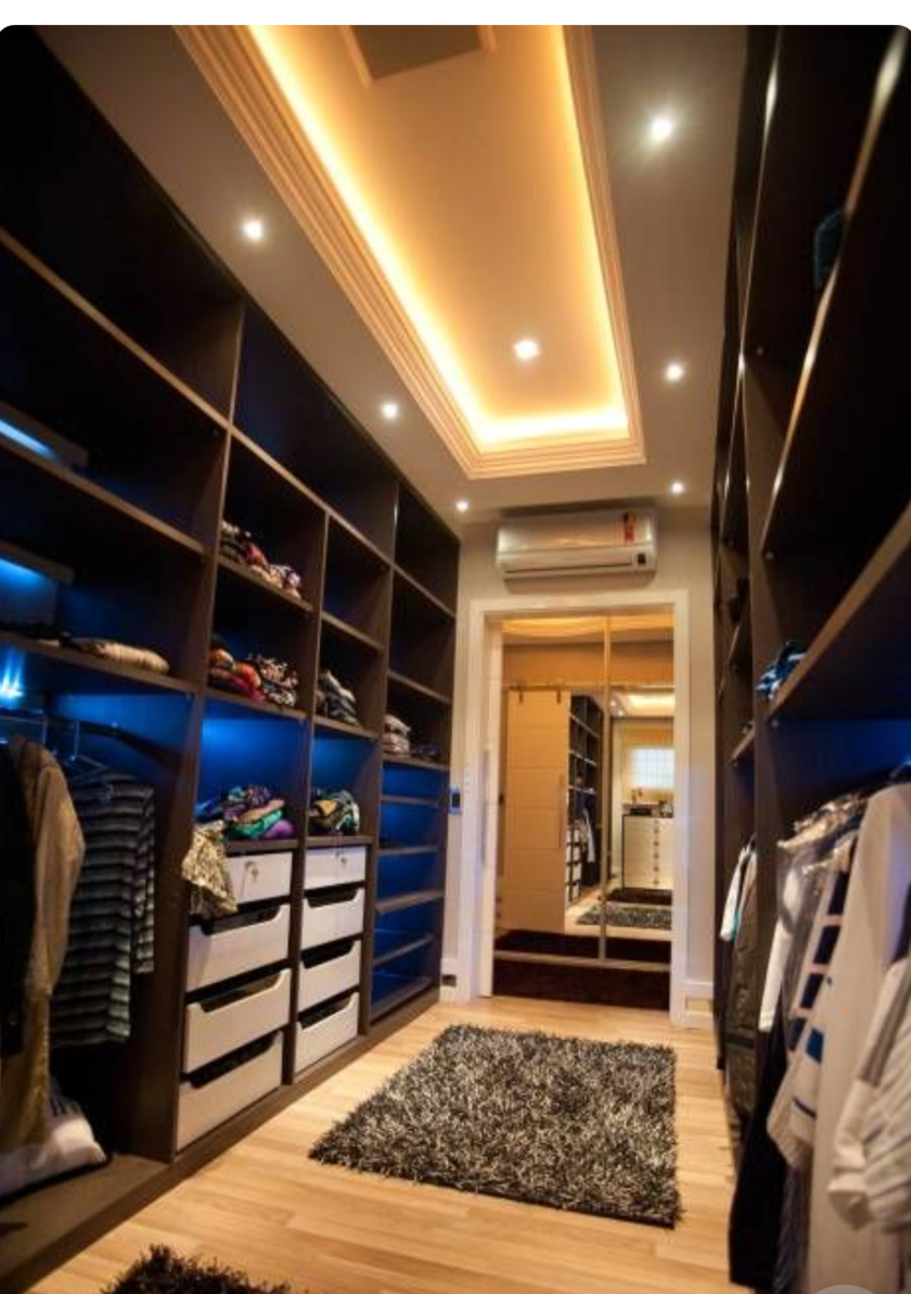 Большая открытая гардеробная комната с комбинированным наполнением Междуреченск