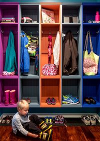 Детская цветная гардеробная комната Междуреченск