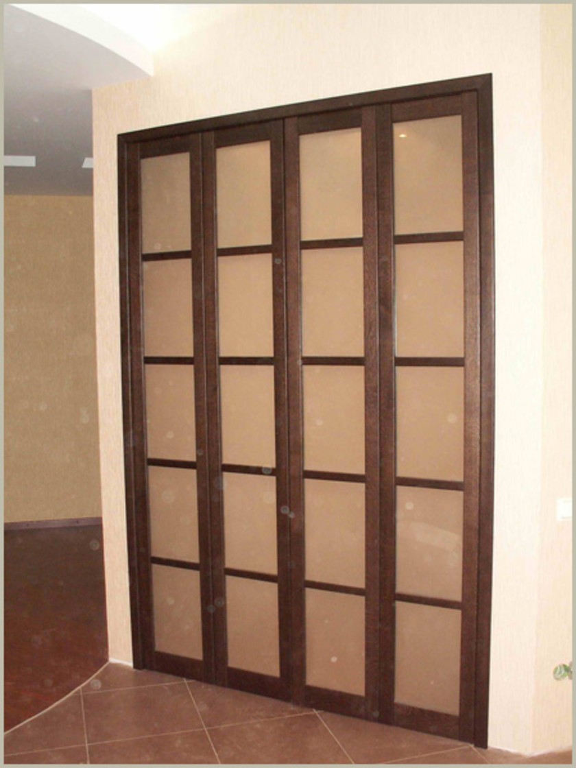 Двери гармошка с матовым стеклом и накладными разделителями Междуреченск